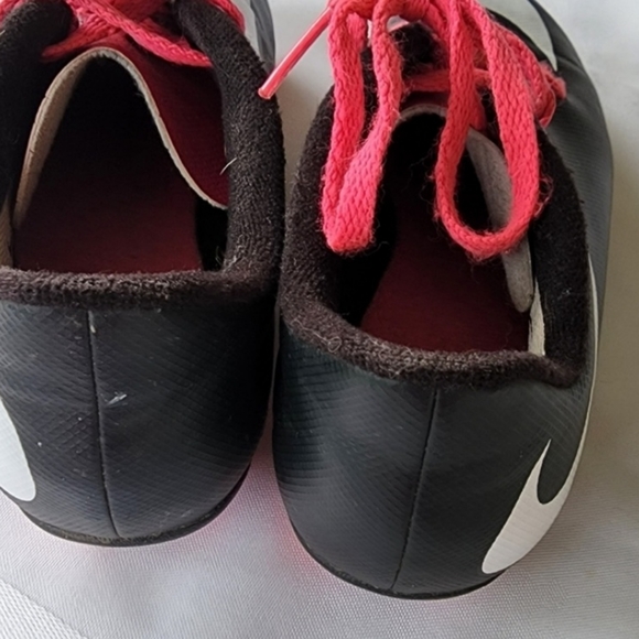 ⚽️🍁✨️⚽️🍂Nike cleats,size 12C kids. Good, preloved condition. - Picture 3 of 4